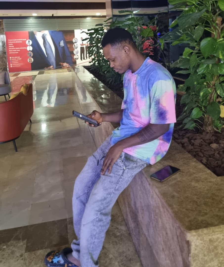 Blogger Roo social media Ghana content creator