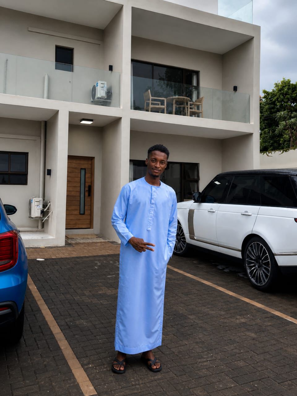 A photo showing the elder brother of Aska bowy whose real name is Wisdom Onyebuchi